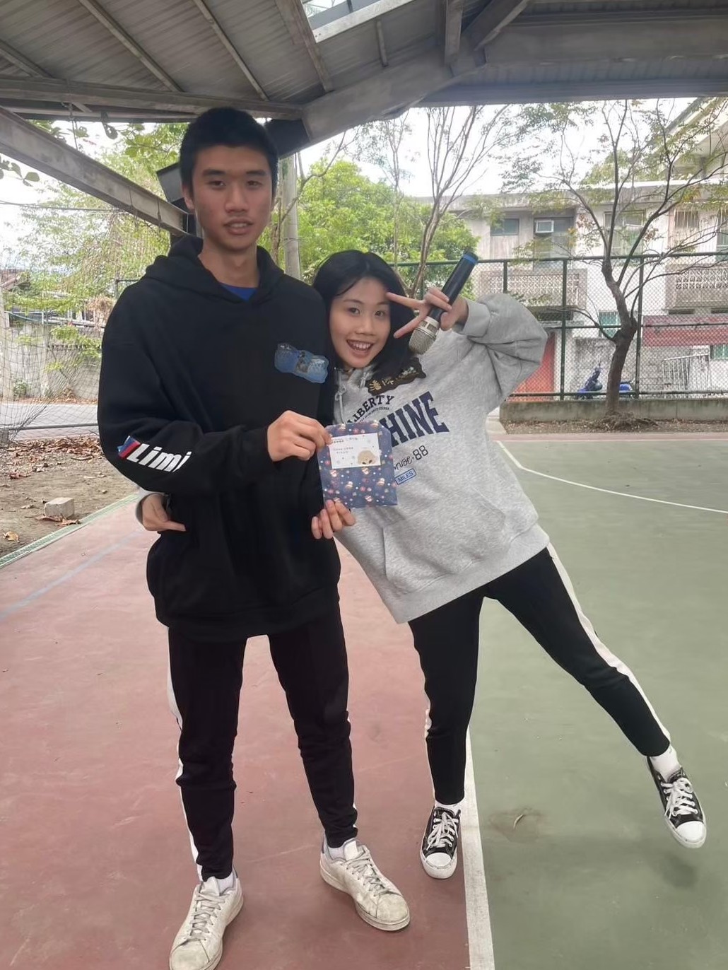 新生自我介紹及學長姐致贈見面禮