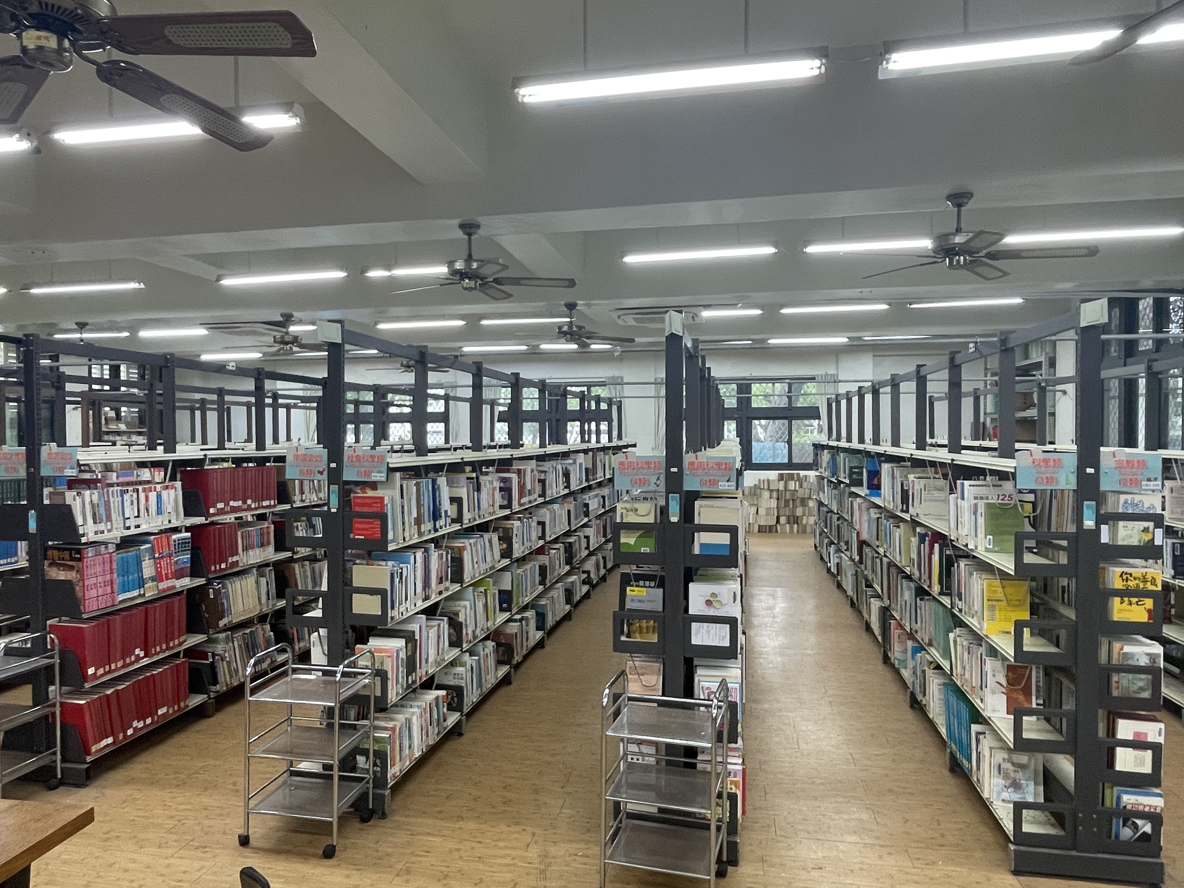 1F書庫